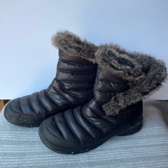 The Northface Thermoball Boots - Picture 2 of 3